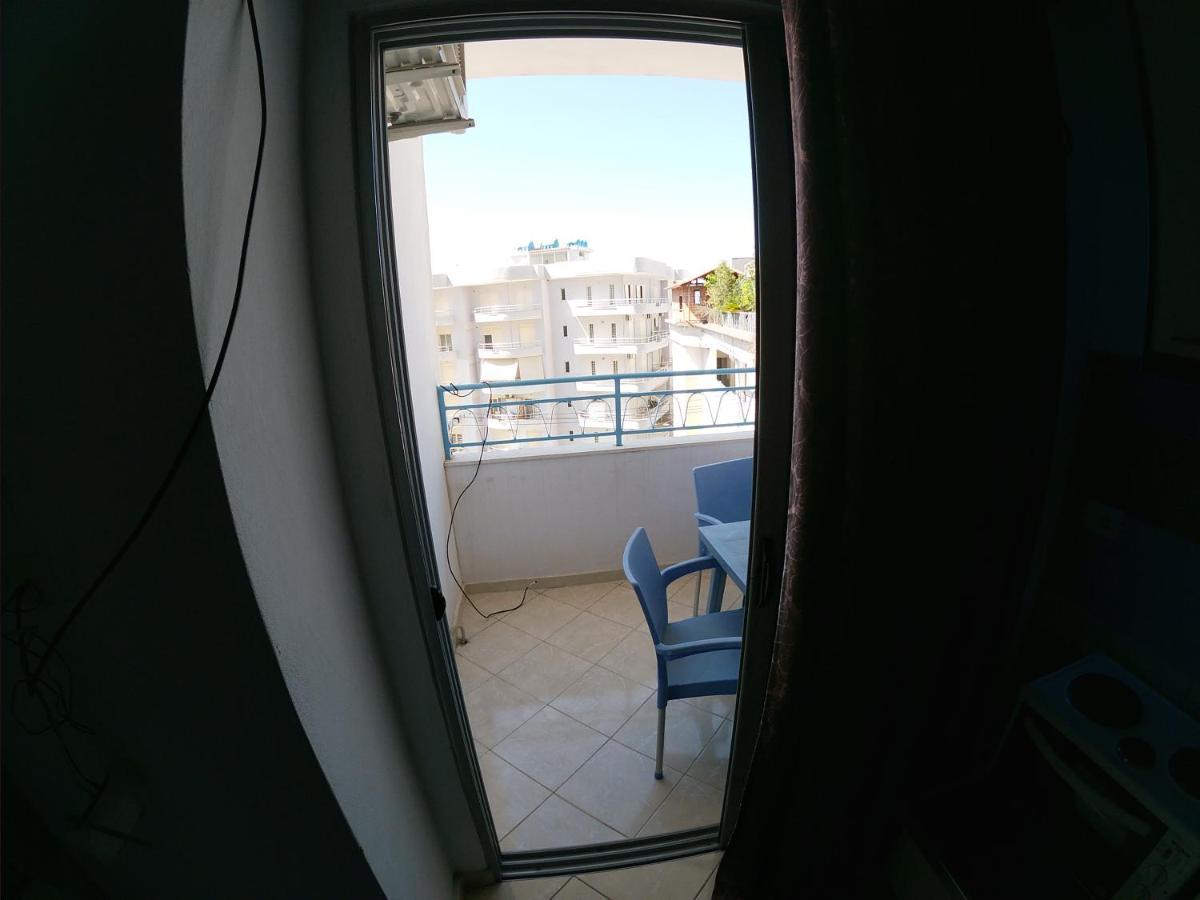 Honey Apartments Near Promenade Sarandë Exterior foto