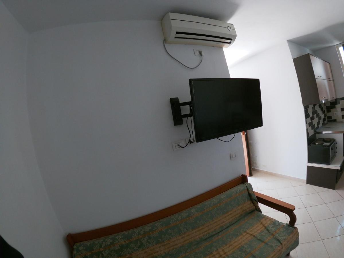 Honey Apartments Near Promenade Sarandë Exterior foto